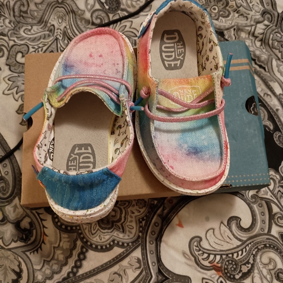 Girls hey dude shoes brand new - Picture 3 of 3